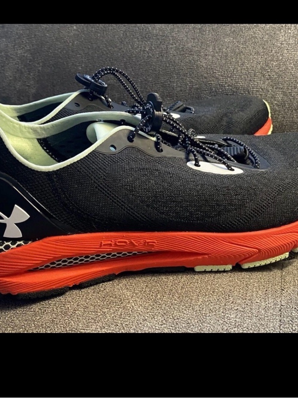 UA HOVR SONIC 5 Rare Black/Red Shoes 17mm-25mm Running Sneaker 3024898 Size10.5